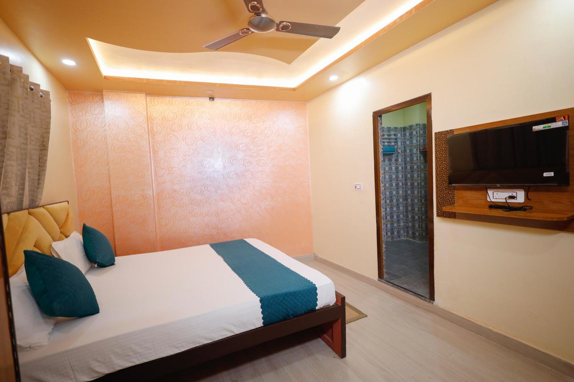 Kiran Residency Near Vishwanath Temple Hotel 3*