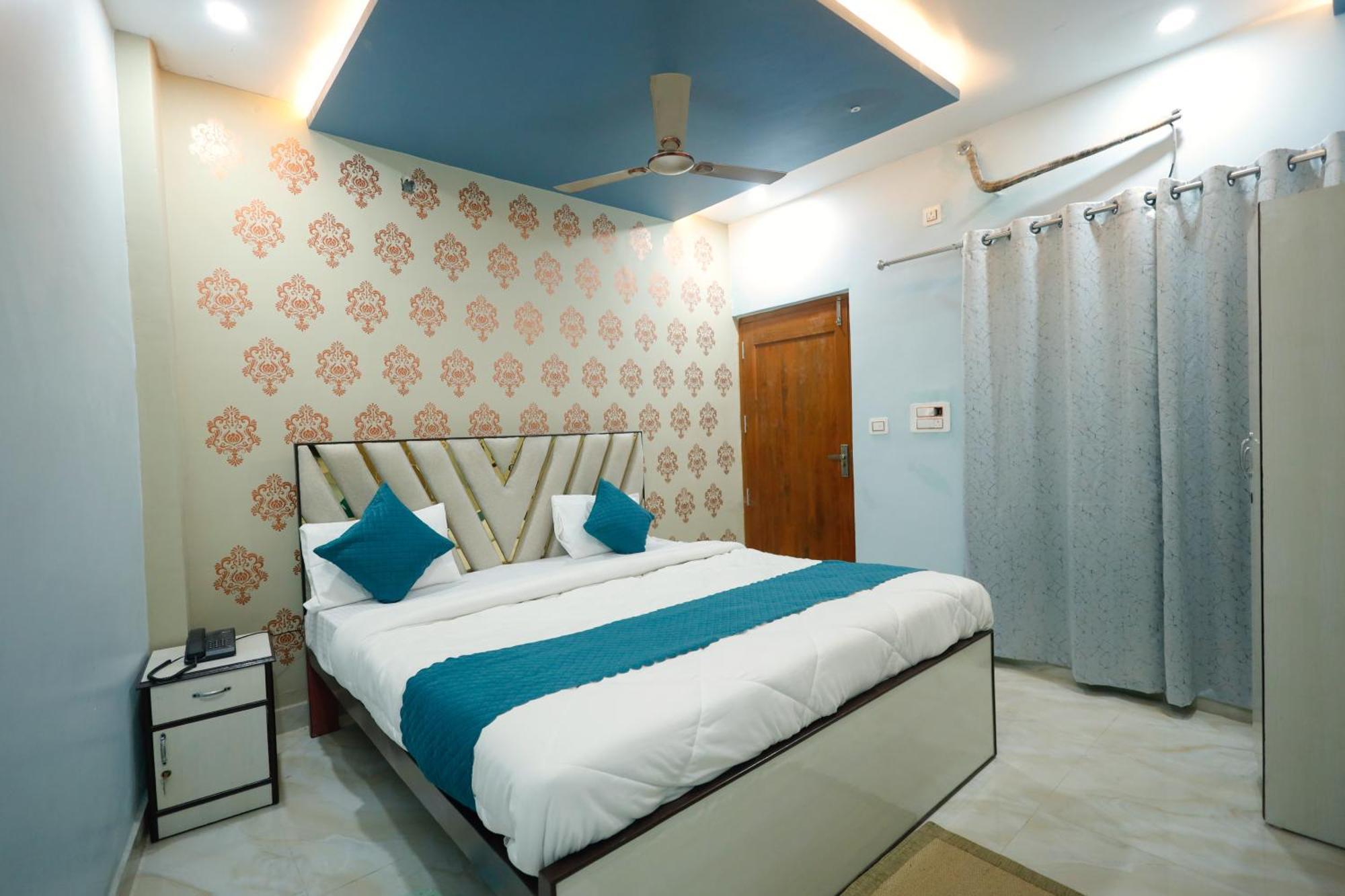 Kiran Residency Near Vishwanath Temple Hotel 3*