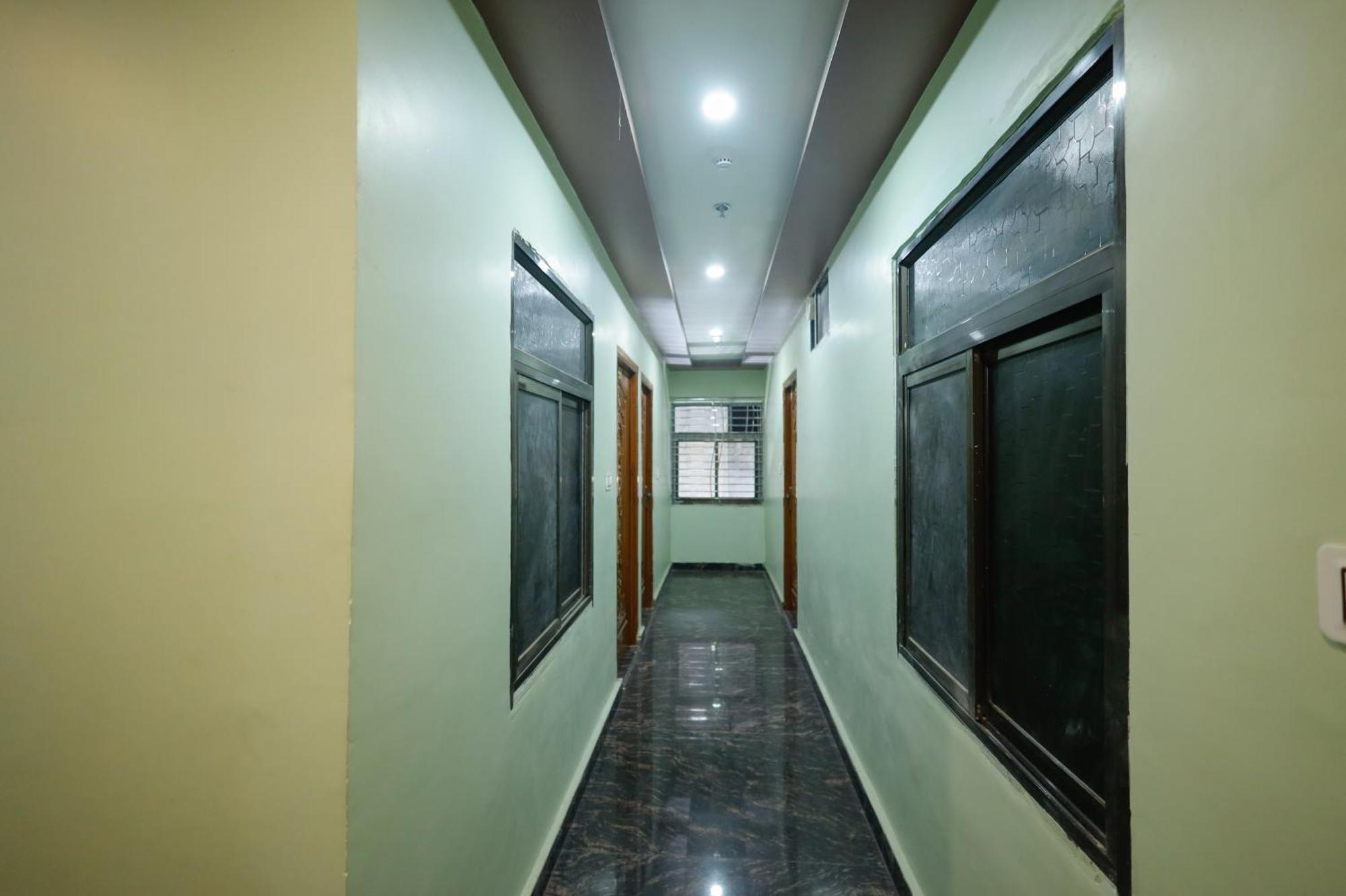 Kiran Residency Near Vishwanath Temple 3* Varanasi