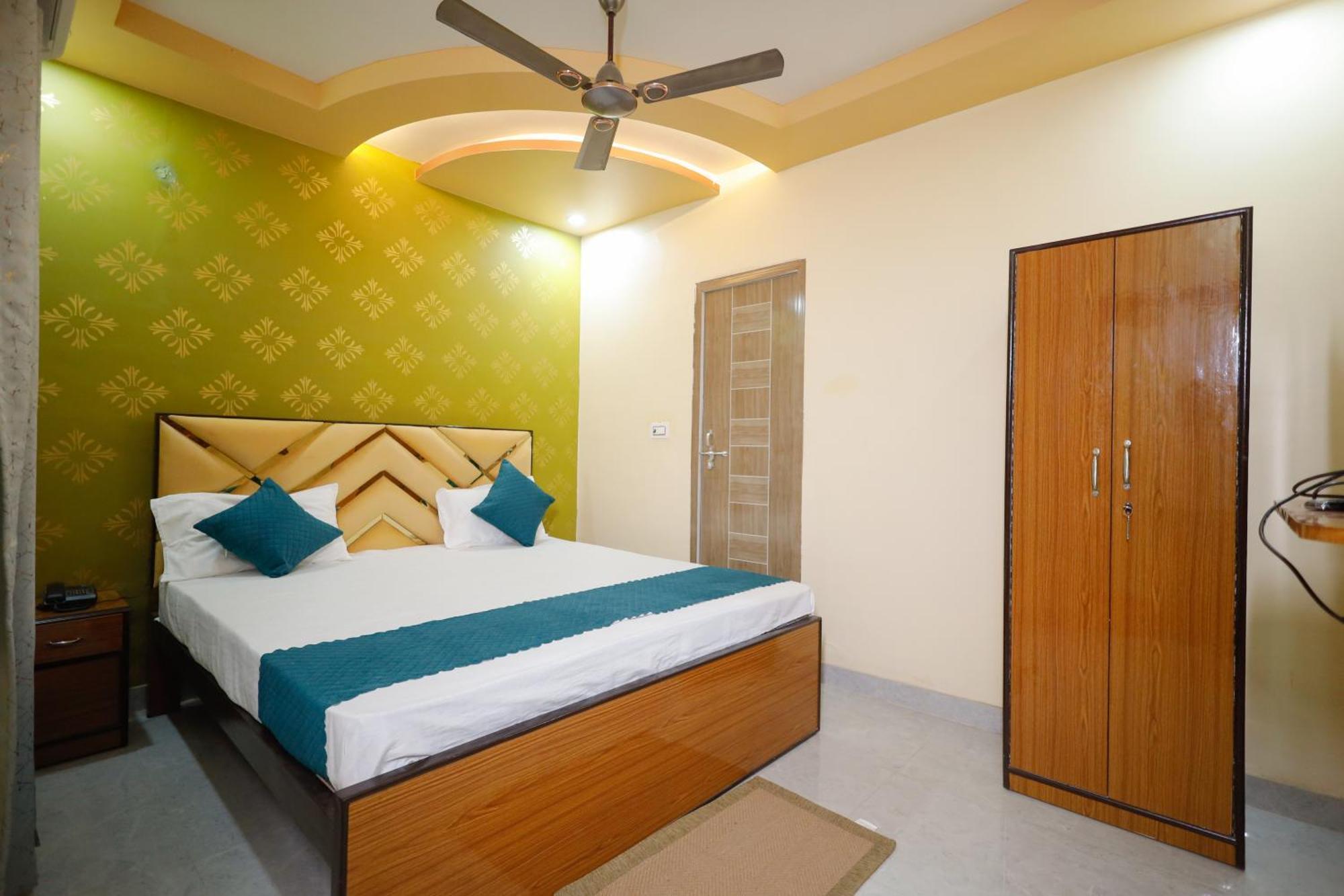 Kiran Residency Near Vishwanath Temple 3* Varanasi